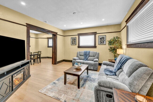 Building Photo - FULLY FURNISHED HISTORIC CHARMER BETWEEN UNR & DOWNTOWN – UTILITIES INCLUDED, MODERN UPGRADES, PR...