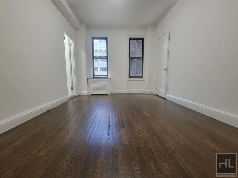 Primary Photo - EAST 46 STREET