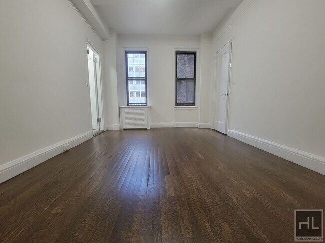 Primary Photo - EAST 46 STREET