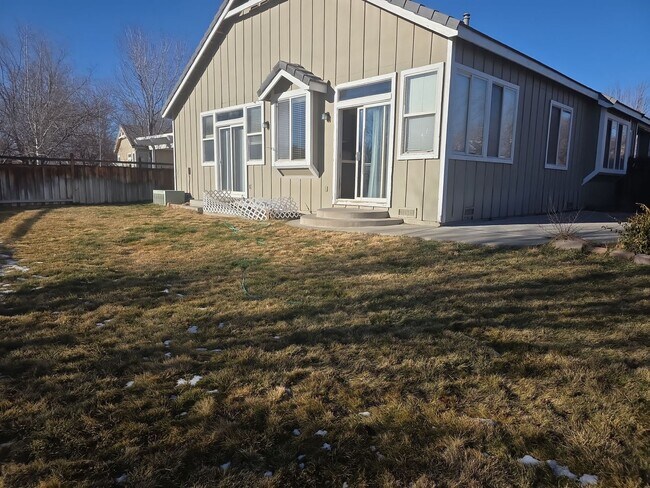 Building Photo - Rare 4 bedroom just moments from RED HAWK