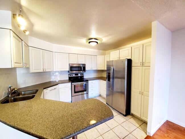 Building Photo - 1625 Larimer St