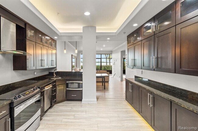 Building Photo - 1001 W Jefferson Ave