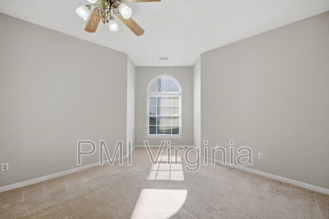 Building Photo - 724 Harbor Springs Trail