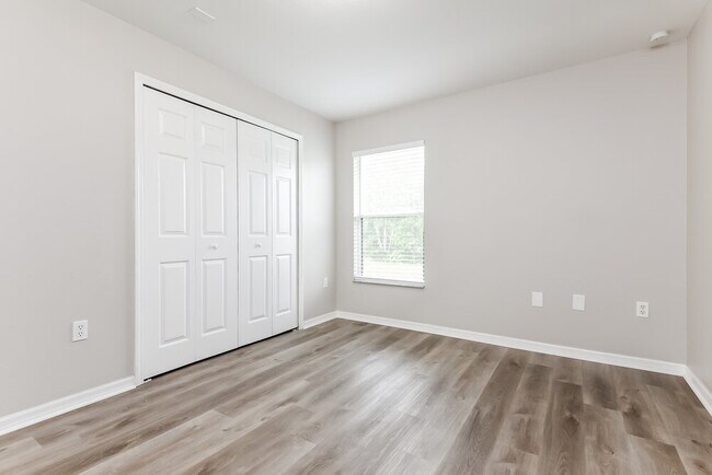 Building Photo - 543 Hummingbird Ct