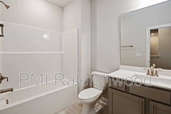 Building Photo - 304 Canyon Spring Trl