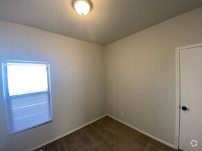 Building Photo - Adorable yet Modern 2 Bedroom - 1 Bath Sin...