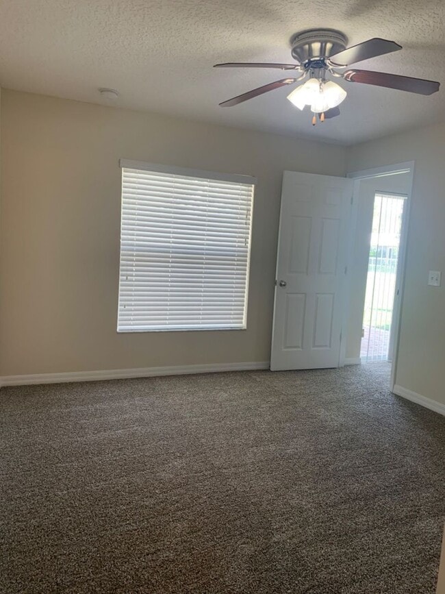 Building Photo - 2/2 Very Nice Duplex for Rent in St. Cloud