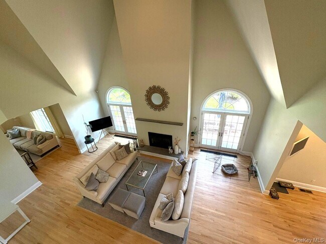 Building Photo - 365 Chablis Path