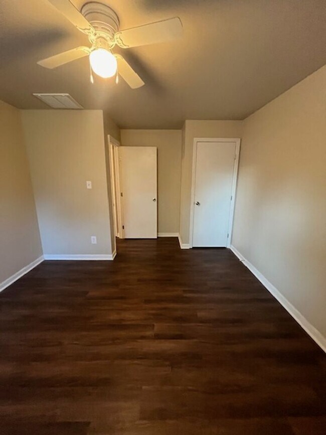 Building Photo - 2-bedroom, 1-bath in Nicholasville, KY