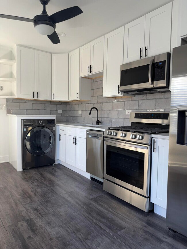 Building Photo - 538 N Taylor Ave