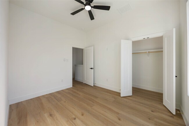 Building Photo - 4533 Bricker St