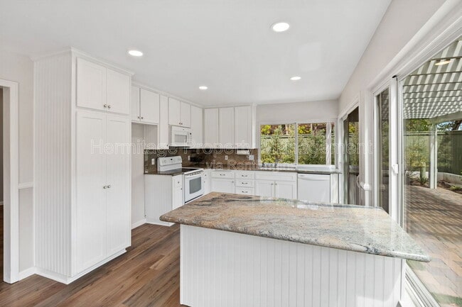 Building Photo - 4111 Reyes St
