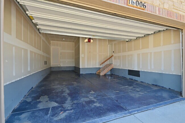 Building Photo - $4,340.95, 5 Beds - 3.5 Bath, Single Family Home in Broomfield with Pool Access!