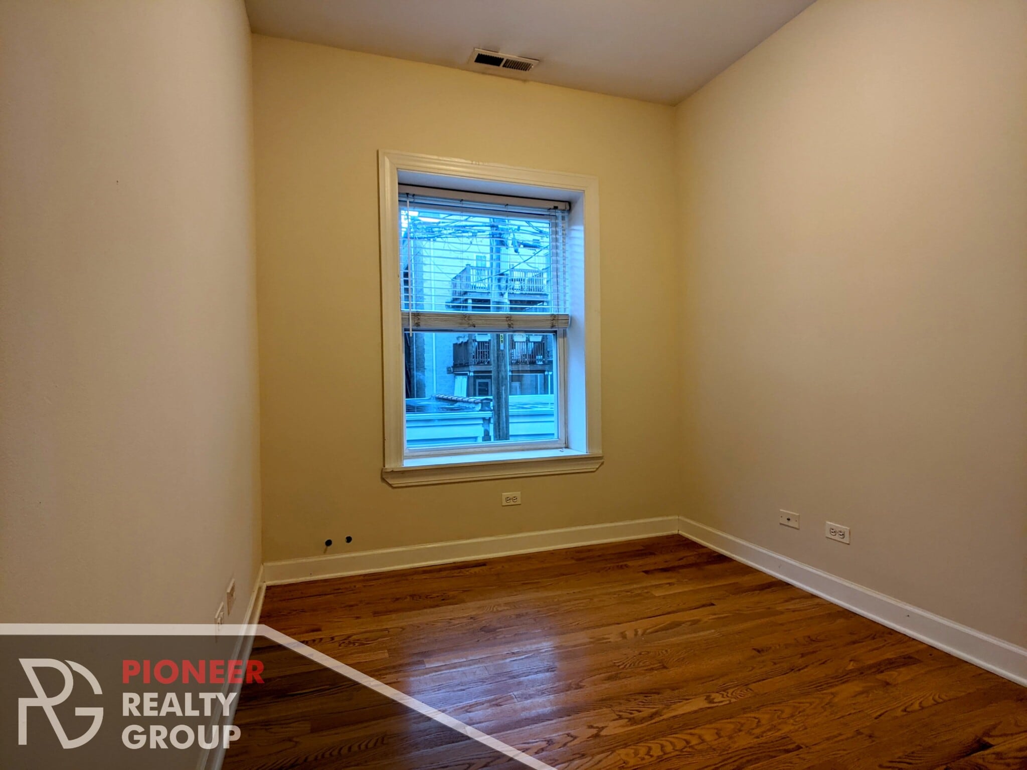 Building Photo - 3240 N Clifton Ave