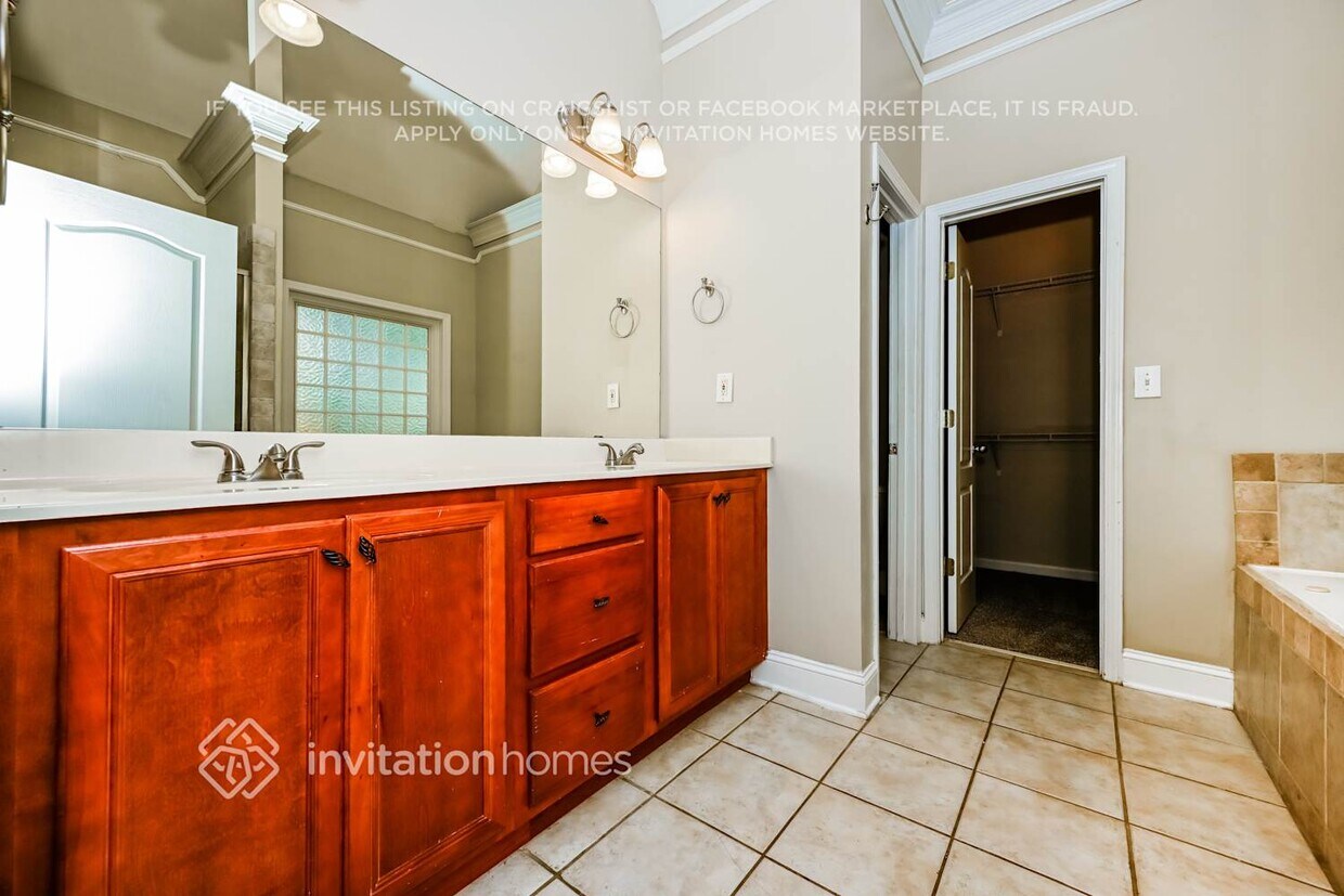 Building Photo - 55 Blue Grass Ct