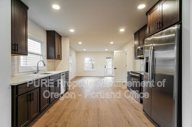 Building Photo - 814 NE 67th Ave