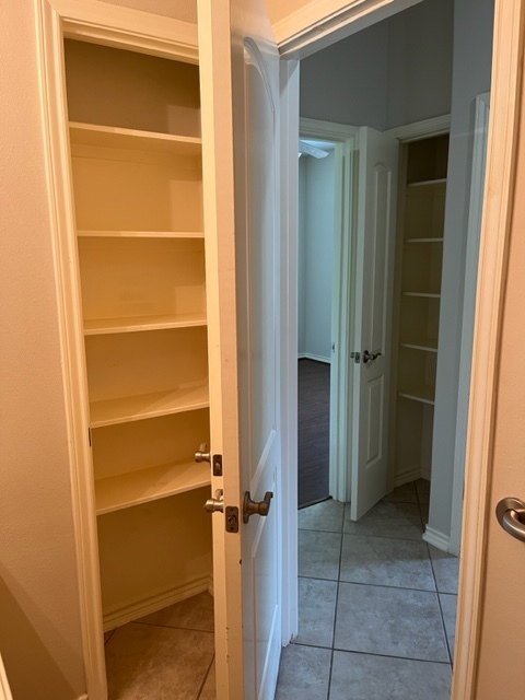 Linen closet - 2607 Appian Way