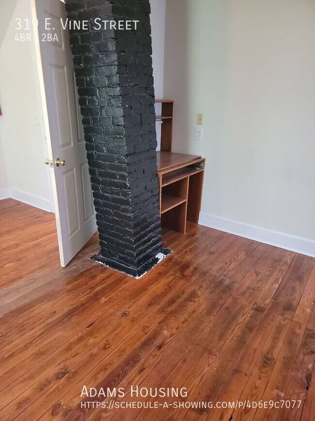 Building Photo - NEWLY RENOVATED LARGE 4 BEDROOM HOME