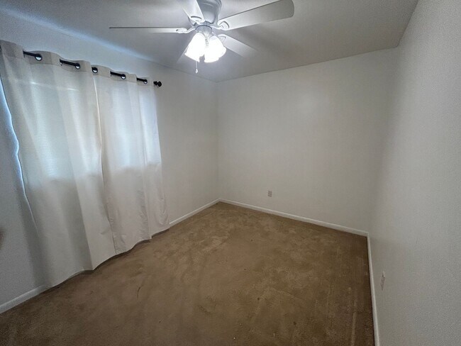 Building Photo - 1228 SE 24th Ave