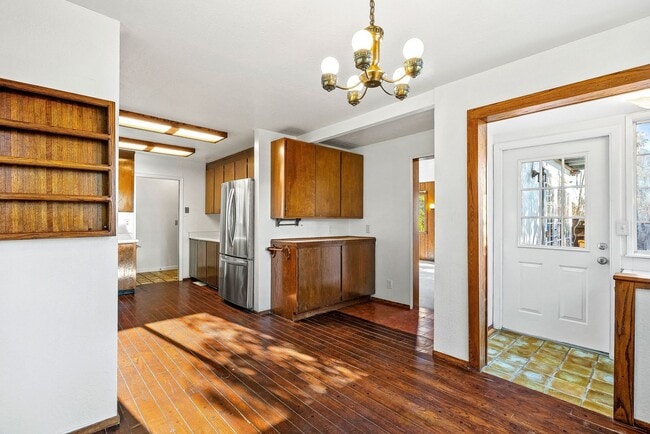 Building Photo - Cozy 2BR/2BA Duplex | Fireplace, Patio & Utilities Included