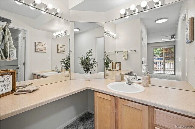 Building Photo - 9212 E Arbor Cir