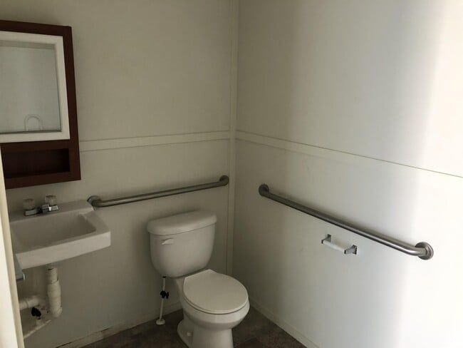 Building Photo - 2992 Southwind