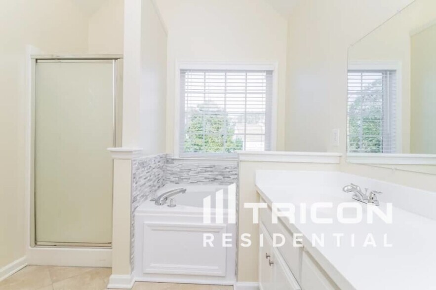 Building Photo - 1831 O'Reilly Cir