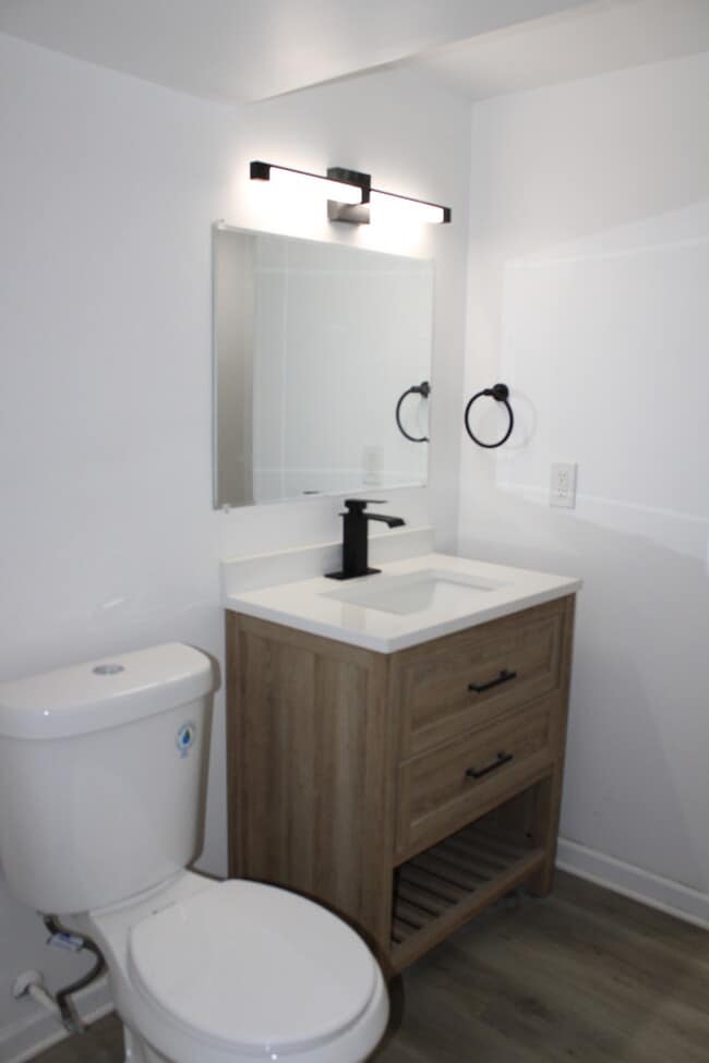 Building Photo - Move in Special - 4 Bedroom and 3 full bat...