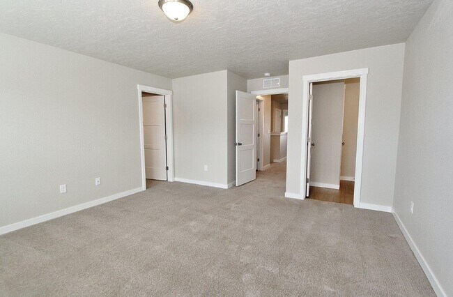 Building Photo - 496 N Tessa Ln