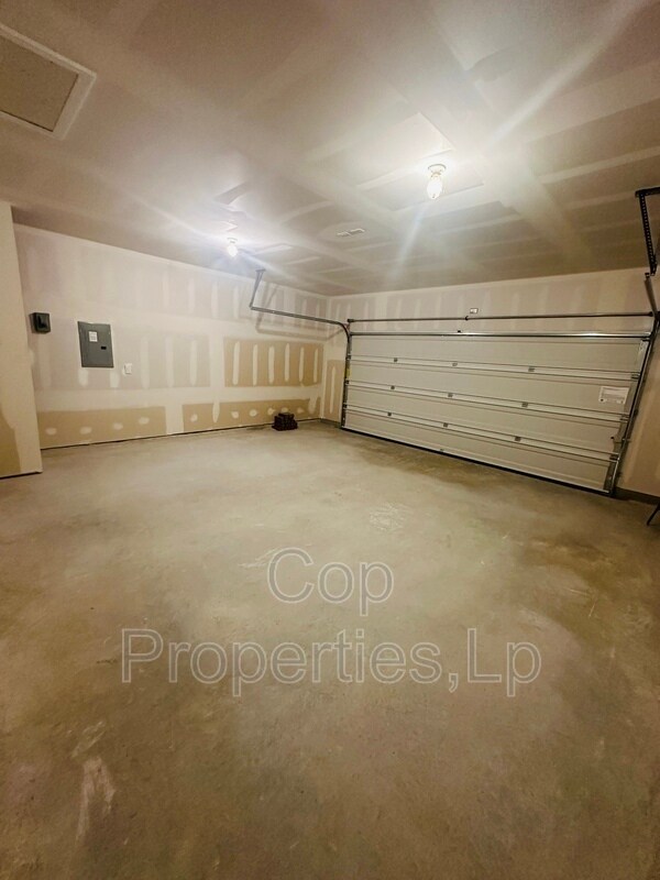 Building Photo - 10136 Peppercorn Pl
