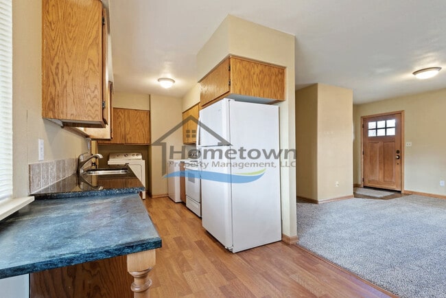 Building Photo - Beautiful 2 bedroom 1 bath Duplex in Hayden!