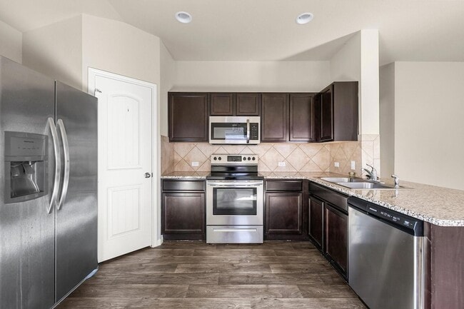 Building Photo - 910 Comal Run