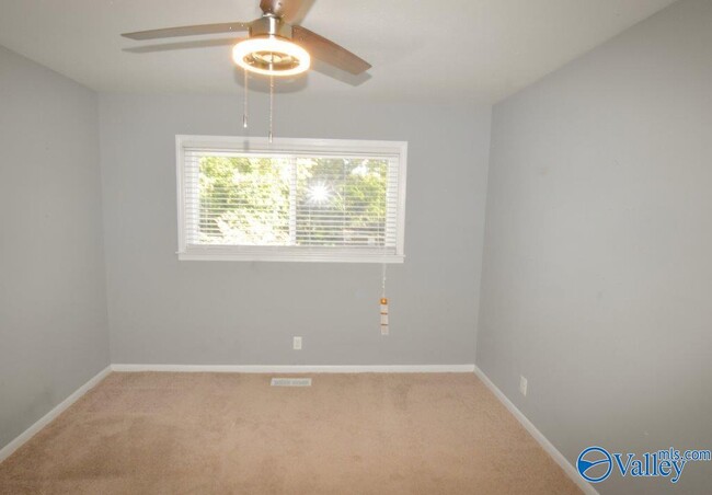 Building Photo - 4624 Daugette Dr NW