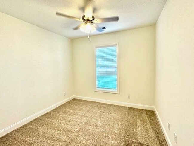 Building Photo - Now Leasing a 5-Bedroom 3 Bath Home in Olive Branch, MS Zoned for Great Schools-DeSoto Central.