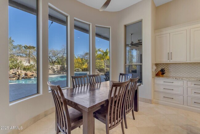 Building Photo - 6938 E Lomas Verdes Dr