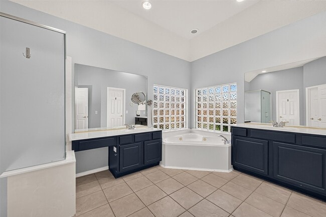 Building Photo - 16411 Canyon Chase Dr