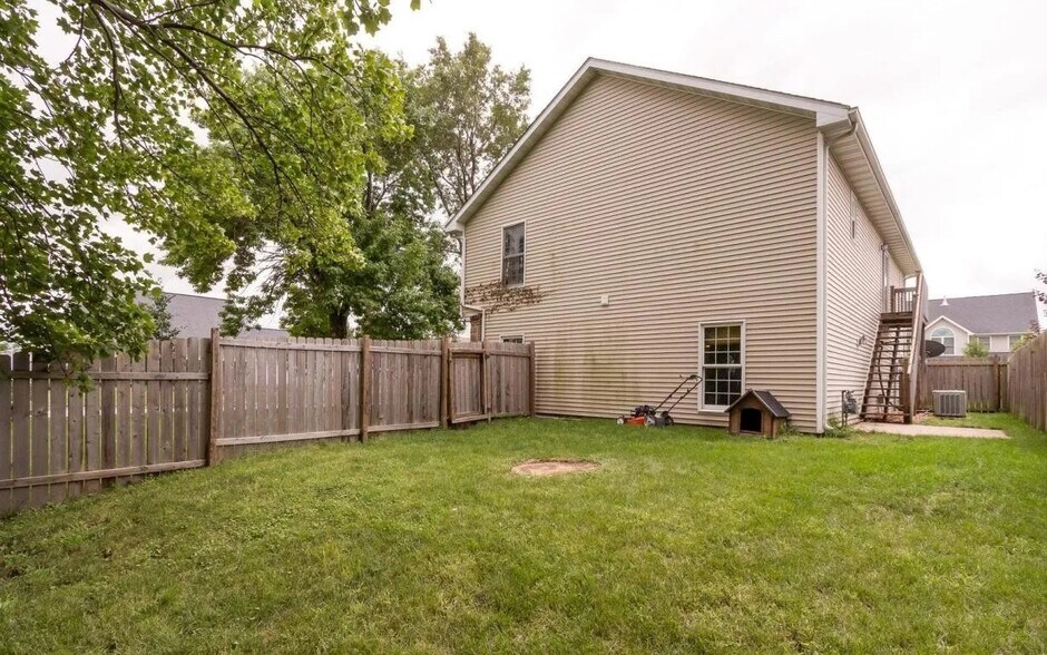 Building Photo - 4003 Marigold Dr