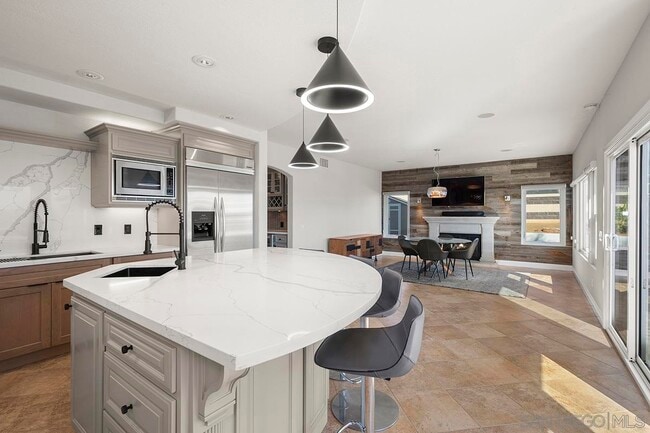 Building Photo - 376 Canyon Ridge Dr