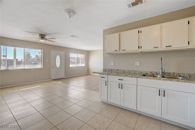 Building Photo - 620 Palmhurst Dr