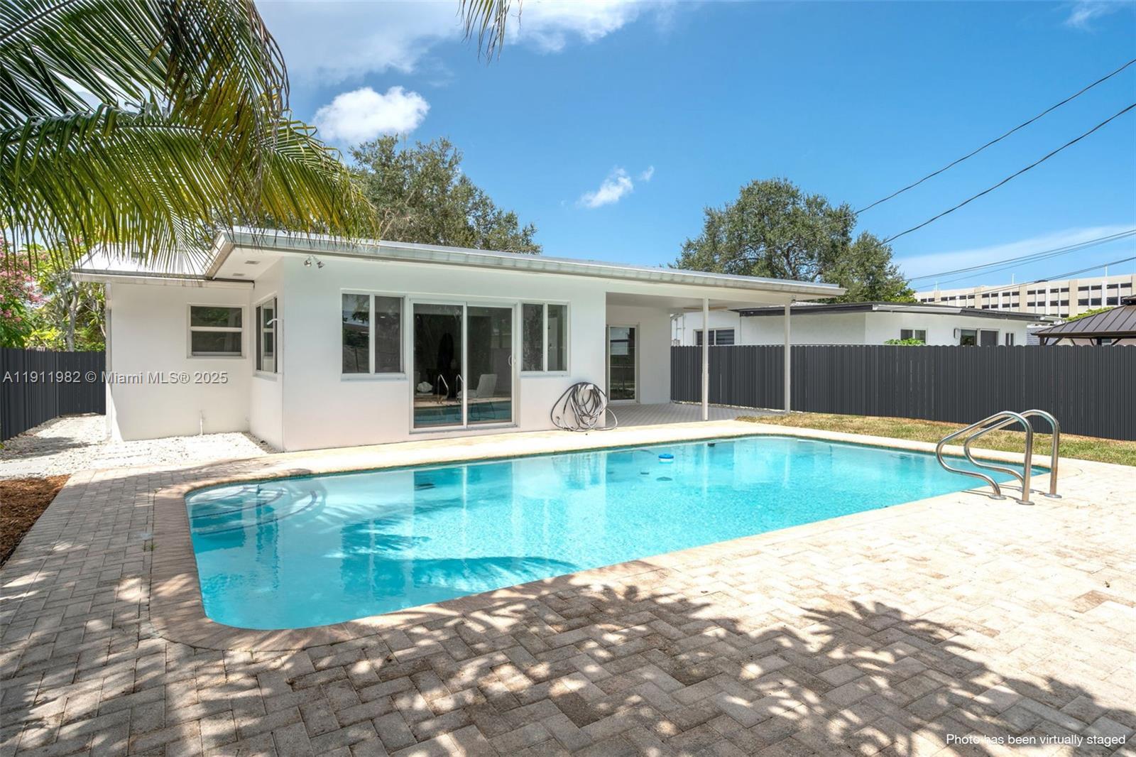 Building Photo - 3920 Hayes St