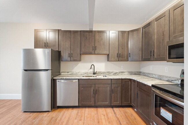 Building Photo - 702 20th St