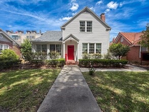 Building Photo - Luxury Historic Home Near UF | Fully Renovated 3BR/2BA with Private Yard & Premium Finishes