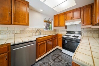 Building Photo - Charming 3 bedroom 2 bath in Escondido!
