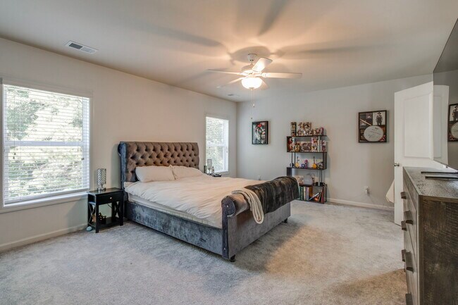Building Photo - 456 Edenhall Dr