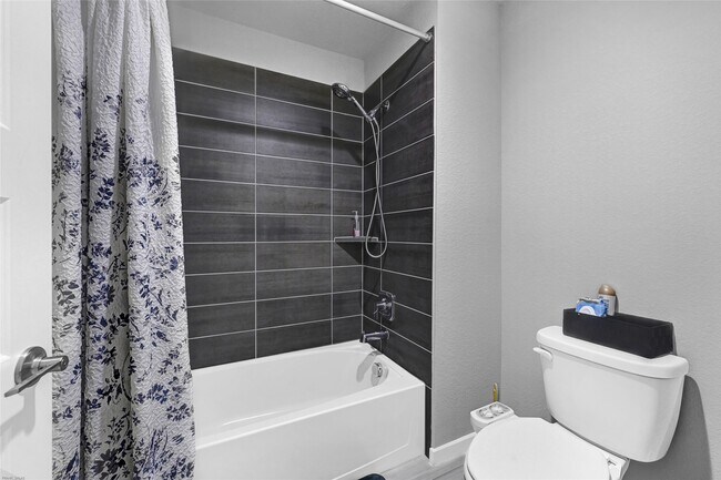 Building Photo - 2512 Ravenna Ct