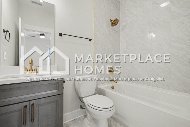 Building Photo - 1034 E Trinity Ln