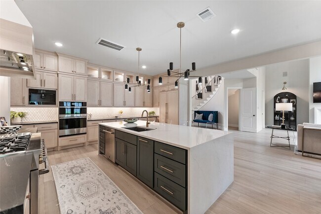 Building Photo - 2118 Bennet Ct