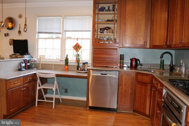 Building Photo - 6901 Winterberry Ln