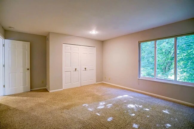 Building Photo - 11 Gray Birch Trl