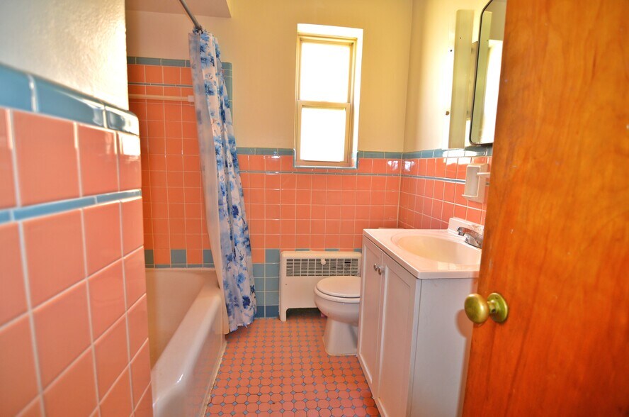 Building Photo - 6609 Bantry Ave